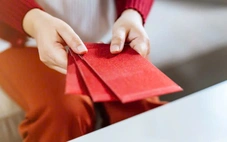 Có phải nộp thuế thu nhập cá nhân khi nhận tiền lì xì dịp Tết?