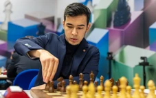 Vượt nhiều siêu đại kiện tướng, kỳ thủ trẻ Uzbekistan vô địch Tata Steel Chess 2026