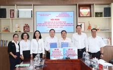 Bàn giao hồ sơ 282 người ứng cử đại biểu Quốc hội và HĐND TP.HCM để Mặt trận hiệp thương