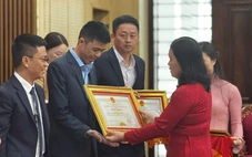 Phóng viên Tuổi Trẻ thường trú tại Quảng Ngãi được tỉnh tặng bằng khen