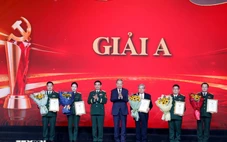 Tổng Bí thư Tô Lâm trao giải cuộc thi ‘Vững bước dưới cờ Đảng’