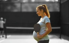 Xu hướng bà bầu chơi pickleball, giới y học nói sao?