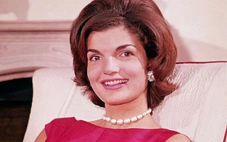 Cuộc đời của Jackie Kennedy qua những viên kim cương