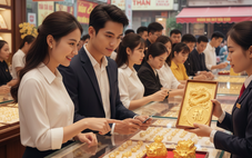 Sinh viên hỏi mua vàng tích sản: Có tiền là mua hay phải chờ đúng vía Thần Tài?
