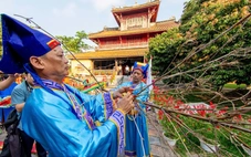 Hạ nêu, khai ấn đầu xuân tại Đại Nội Huế, khép lại kỳ nghỉ Tết Bính Ngọ