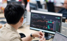 VN-Index tăng nhẹ hơn 7 điểm, động thái trái chiều của khối ngoại tại HPG và FPT