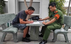 Du khách Pháp viết thư cảm ơn công an sau khi tìm lại điện thoại thất lạc