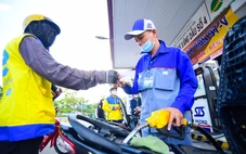 Giá xăng dầu tăng mạnh chiều nay, có loại lên gần 1.000 đồng mỗi lít