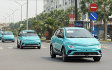 Toàn bộ taxi chạy xăng, dầu ở Hà Nội phải chuyển sang sử dụng điện, năng lượng xanh vào 2030