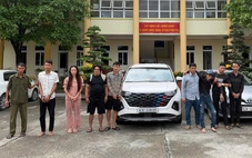 Bắt nhóm chặn đường phụ nữ đưa về nhà nghỉ đánh đập, ép chuyển tiền, tính bán qua Campuchia