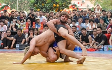 Đô vật Zakhar Dzmitrychenk 94kg khuấy động hội vật làng Triều Khúc