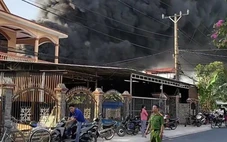 Cháy lớn kho chứa nệm ở xã Củ Chi