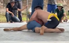 Vụ đô vật tử vong khi thi đấu tại lễ hội làng: Giao công an lập hồ sơ, xác minh