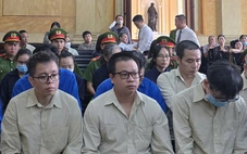 Cựu Chi cục trưởng Chi cục Thú y vùng VI và 24 đồng phạm hầu tòa sáng nay