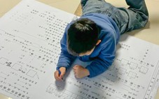 Choáng với tờ bài tập về nhà ‘to bằng cái mền’ của học sinh Trung Quốc