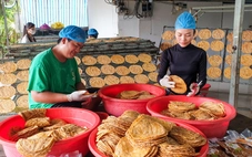 Làng nghề 'nhà quê' truyền thống trăm tuổi ở miền Tây vào mùa Tết