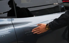 Trung Quốc cấm tay nắm cửa ẩn trên ô tô từ 2027