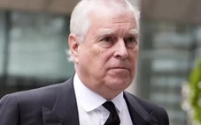 Cựu Hoàng tử Anh rời dinh thự ngay trong đêm sau lùm xùm hồ sơ Epstein