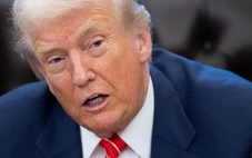 Ông Trump kêu gọi bỏ qua bê bối Epstein