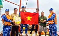 Giữ mùa xuân và bình yên trên biển