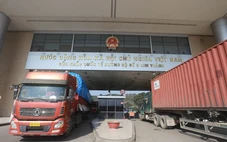 Thủ tướng: Không để ách tắc hàng thực phẩm, thiết lập đường dây nóng 24/7