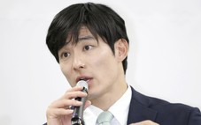 9x thắng đại diện đảng cầm quyền, trở thành Thống đốc trẻ tuổi nhất Nhật Bản