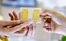 Giá vàng thế giới ‘giằng co’ quanh ngưỡng 5.050 USD/ounce, giá bạc tăng vững