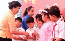 Đong đầy Tết yêu thương cho trẻ