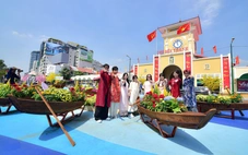 Cùng nhìn lại hành trình 'khoác áo mới' của chợ Bến Thành và nhiều khu vực trung tâm TP.HCM