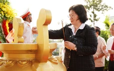 Phó bí thư Thành ủy TP.HCM Văn Thị Bạch Tuyết dự họp mặt chiến khu An Phú Đông