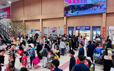 Hàng chục hành khách trễ chuyến tàu Tết, có hành khách bật khóc giữa ga Sài Gòn