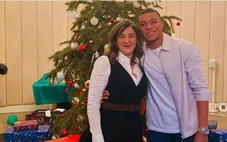 Mẹ của Mbappe kiếm được nhiều tiền hơn bảy cầu thủ Real Madrid cộng lại!