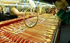 Phiên cuối tuần, giá vàng và bạc đều bật tăng mạnh