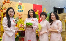 Ấm áp chợ Tết Công đoàn 'Tết Sum vầy - Xuân ơn Đảng'