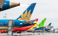 Chậm chuyến bay từ 2 giờ trở lên phải phục vụ hành khách ăn uống