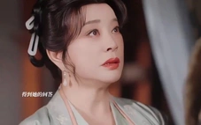 Lưu Hiểu Khánh hôn bạn diễn kém 30 tuổi gây tranh cãi