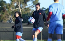 Tuyển nữ Việt Nam thích nghi với thời tiết tại Úc