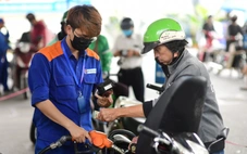 Điều chỉnh tăng giá xăng, giảm giá dầu hỏa, chi mạnh quỹ bình ổn tới 5.000 đồng/lít