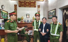 Bắt khẩn cấp luật sư 'dỏm' chuyên lừa tiền làm sổ đỏ