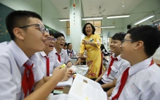 Học sinh vào lớp 10 tăng hơn 42.000 em, Sở Giáo dục và Đào tạo TP.HCM chỉ đạo khẩn