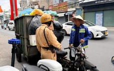 Đội Cảnh sát giao thông Hàng Xanh xử lý nhiều trường hợp sử dụng xe tự chế chở rác