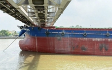 Khởi tố vụ án sà lan đụng cầu Ghềnh, đứt gãy giao thông đường sắt Bắc - Nam