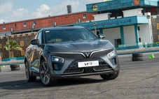 Vingroup giảm giá xe điện, Xanh SM hạ cước trước sức ép giá xăng dầu