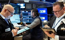 Chiến sự Trung Đông ngày thứ 12: Giá dầu hạ nhiệt, chứng khoán phục hồi