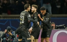 Thủ môn mắc sai lầm khiến Chelsea thảm bại 2-5 trước PSG