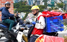 Tài xế công nghệ bán thêm bánh tráng: không ai muốn làm nhiều việc cùng lúc khi cuộc sống đủ đầy