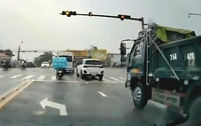 Đèn xanh 34 giây bất ngờ chuyển sang đèn vàng, làm sao kịp trở tay?