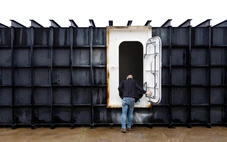 Lo sợ tận thế, người dân ở Mỹ và vùng Vịnh đổ xô đi mua hầm trú bom