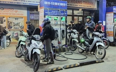 Tiếp tục chi mạnh quỹ bình ổn lên tới 5.000 đồng/lít để giữ nguyên giá xăng dầu