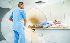 Chuyên gia quốc tế khuyên nam từ trên 50 tuổi nên chụp MRI nhanh phát hiện sớm ung thư